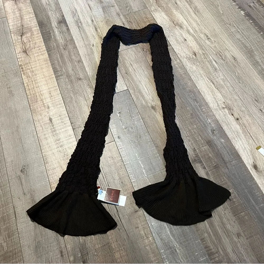 Echo neck scarf